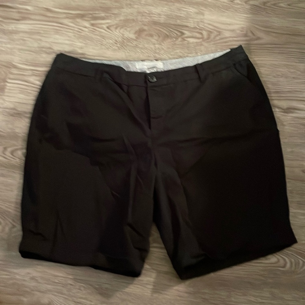 Croft&barrow Woman Stretch Dark Blue Cuffed Dressier Shorts 🩳 Size 16W.